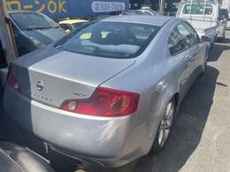 当店では総額での表示をさせていただいておりますが陸送などが必要な場合は別途諸費用を頂く事となりますので予めご了承いただけますようお願い申し上げます。