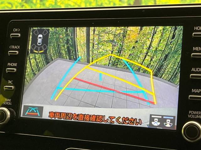 【バックカメラ】駐車時に後方がリアルタイム映像で確認できます。大型商業施設や立体駐車場での駐車時や、夜間のバック時に大活躍！運転スキルに関わらず、今や必須となった装備のひとつです！