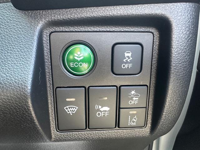 【Honda SENSING】ホンダの安全装備を搭載しています！機能には限界があるためご注意ください。◆搭載機能例：衝突軽減ブレーキ/歩行者事故低減ステアリング/路外逸脱抑制/標識認識/ACC