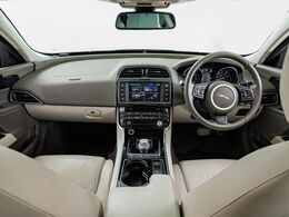 認定中古車　MERIDIAN　サンルーフ　19インチAW　ベージュシート　アダプティブクルーズコントロール