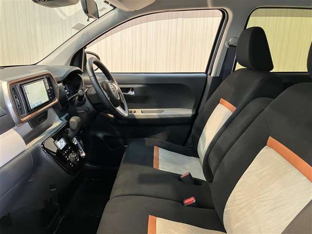 清潔で広々した座席です！是非、現車を見て体感してみてください。