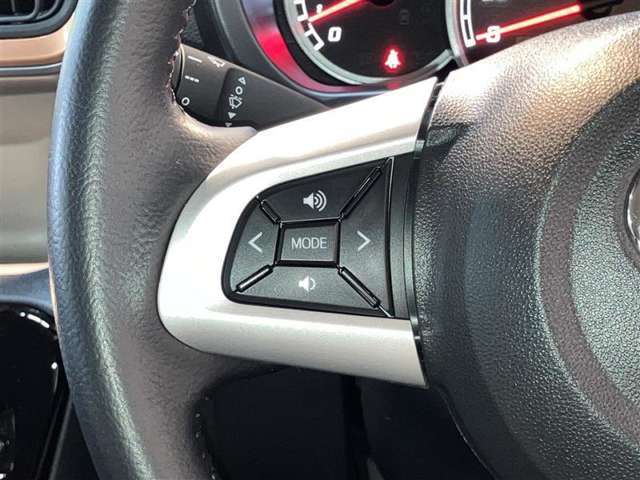 運転中のオーディオ操作はステアリングスイッチで！目線を外さないから安全性がUP♪