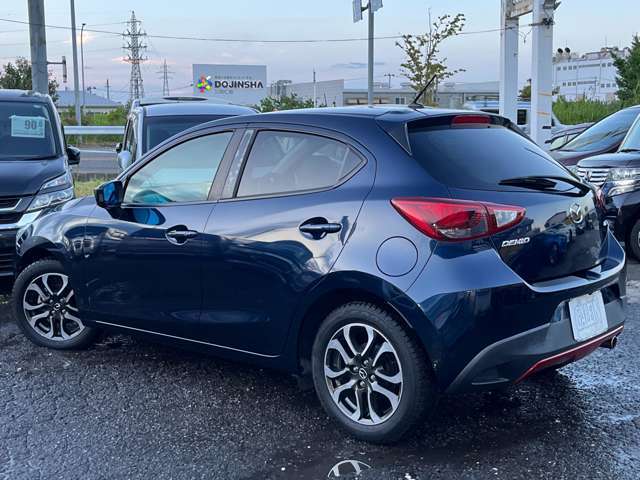 低重心でスポーティーな一面も兼ね備えており運転するのが楽しくなります♪コーナリングも軽やかで安定性も優れております♪丸スポーティなデザインとなており、見た目もかっこよく老若男女問わず人気がございます♪