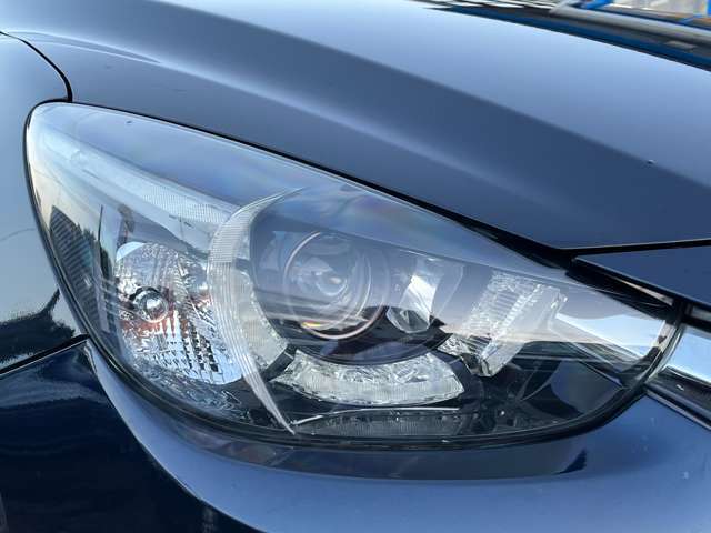 曇りやキズの少ないLEDヘッドライトになっております♪LEDなので視認性も良く夜道を明るく照らしてくれます♪寿命も長くとても経済的です♪入庫時にヘッドライト丁寧に磨いておりピカピカの状態です♪