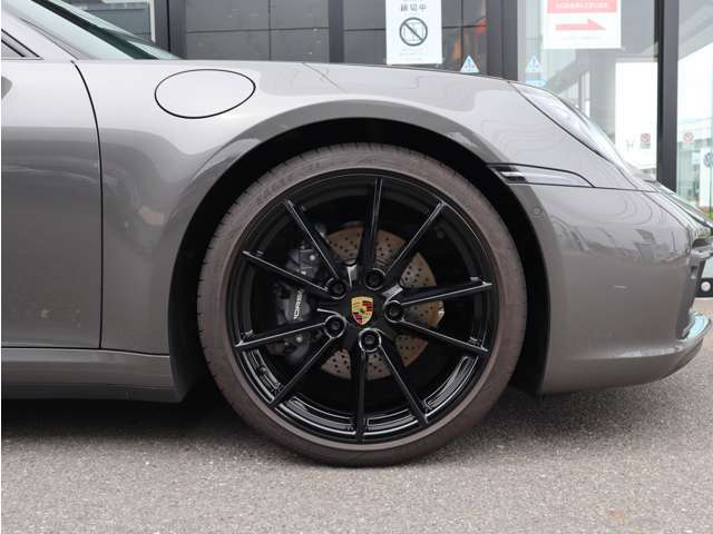 ホイール：20/21インチ Carrera Sホイール (OP)