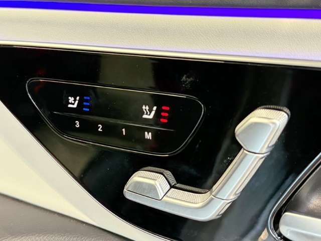メモリー付パワーシート，シートヒーター，ベンチレーター