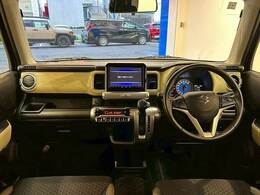 コックピット。車内もキレイで嫌な臭いもありません！ご納車後の臭いが付きにくくなる「空気触媒コーティング」もあります。
