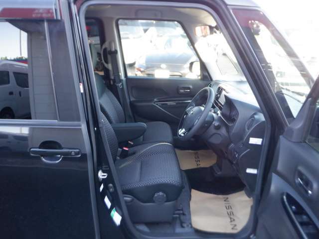 清潔で広々した座席です！是非、現車を見て体感してみてください。