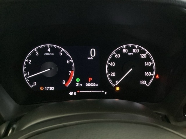 マルチインフォメーション・ディスプレイでは、燃費や車速、ホンダセンシング機能の注意表示など表示され、快適な運転に。