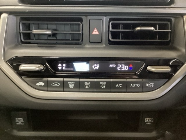 お好みの温度に調整して車内を快適に過ごすことができます。