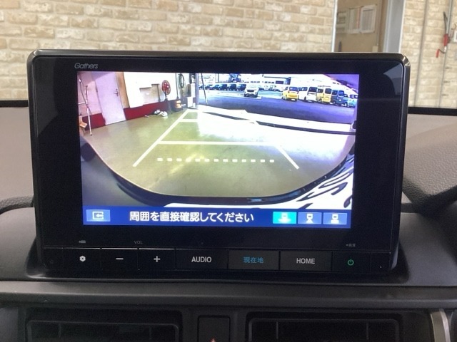 駐車が苦手な方でも安心なバックカメラつき。