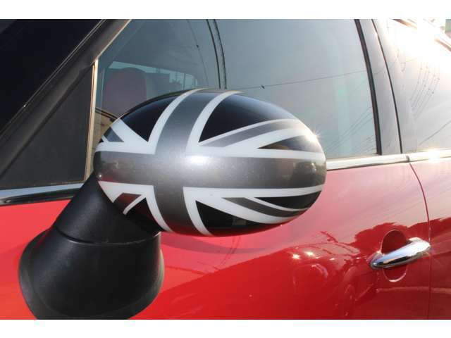 横からの衝撃に対しても安全性を兼ね備えたサイドエアバック付。側面衝突時、運転席・助手席のサイドに配置されたエアバックが乗員を横からも保護しますより安心してお乗り頂ける1台です。