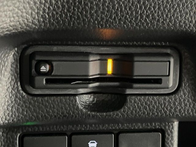 【ETC】高速道路の料金所をストレスなく通過！話題のスポットやサービスエリアに多い「スマートIC」利用時は必須のアイテムです。当店でセットアップを実施、ご納車当日からすぐにご利用いただけます！