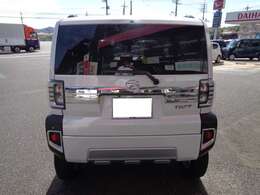 “クルマと笑顔が買えるトコロ・・・”そんな中古車展示場です！ぜひお越しください！