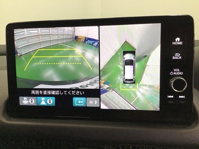 ガイドライン付きバックモニターで車庫入れも安心。知らない道でも安心して楽しくお出かけができます