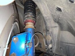 【クスコ車高調】車高が低くなり、スタイリッシュな見た目となっております。車両の重心が下がる事で、走行時の安定性も向上します♪