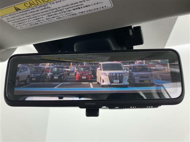 気になる車はすぐにお問い合わせください！画面右側の0066から始まる無料ダイヤルからお問い合わせ下さい！専門スタッフがお車のご質問にお答えいたします！