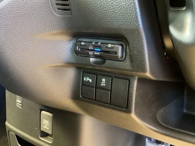 ETC付いてます。ETCが使用可能な道路通行料はキャッシュレスでスマートに走行できます。再セットアップして納車致します。