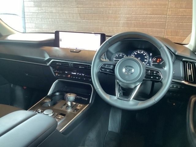 細部まで作り込まれた造形美！毎日でも運転して『人馬一体』を楽しみたくなります。是非、クルマに触れてその質感を味わってください。