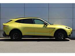 4.0L V8ツインターボエンジン搭載軽快かつパワフルな走りを存分にお楽しみください