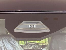 【スズキ　セーフティサポート】走行中に前方の車両等を認識し、衝突しそうな時は警報とブレーキで衝突回避と被害軽減をアシスト。より安全にドライブをお楽しみいただけます。