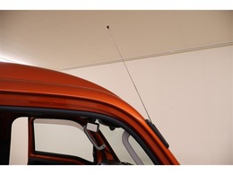 ラジオアンテナは手動引き出し式です