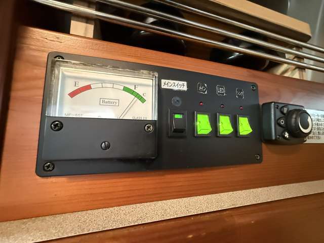 サブバッテリー電圧計　各電装品集中パネル