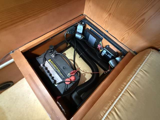 サブバッテリー　走行充電　外部充電　500Wインバーター