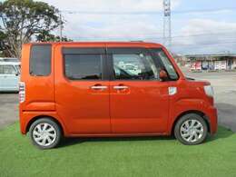 店頭販売もしております。在庫が無くなってしまうこともございますので気になる車はお早めに問い合わせください。