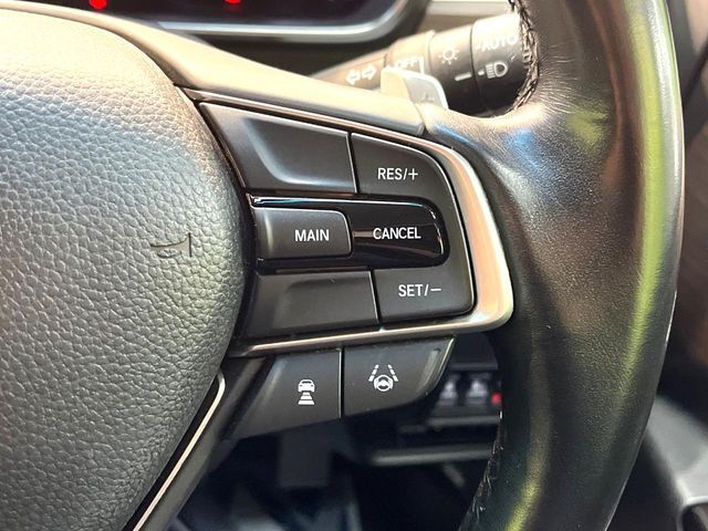 【アダプティブクルーズコントロール】高速道路での長距離走行が楽に！！自動で速度を保つクルーズコントロールが、衝突軽減システムと連携し、前方の車両を感知して車間を保つように速度調節してくれます！！