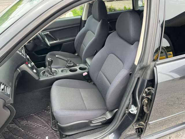 ★ご納車前にガラスコーティングを施工致しますと、洗車の手間も省け輝きが長期間持続いたします、施工時に細かな傷であれば綺麗になりますどうぞご利用ください。