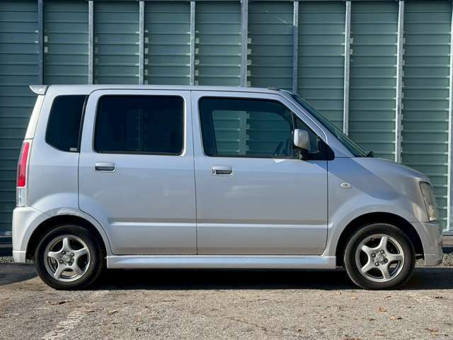 遠方の方、道外の方への納車も喜んでお受けいたします！現車を見に来れない場合は、動画を送るなども出来ますので、詳しくはお問い合わせくださいませ。