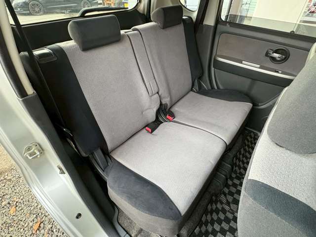 後部座席も綺麗に保たれております♪