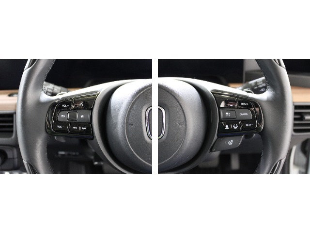 ホンダセンシングの3種類のセンサーが安全運転をサポート！ハンドル右側には運転サポート、情報・ディスプレー関係、左側にはナビ、クルーズコントロール、オーディオ関連スイッチが配置されています。