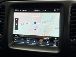 ●純正ナビ:一体感のあるナビは、高級感ある車内を演出してくれます。オーディオ機能も充実しておりますので、運転もより楽しめます♪