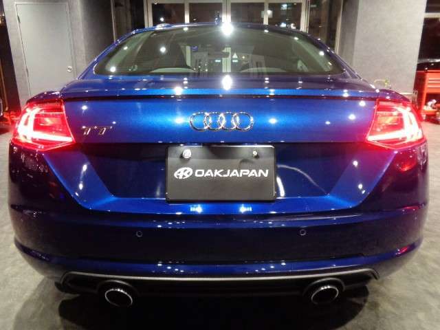 オークジャパンでは、全国販売納車を承っており、ご遠方のお客様でも安心して輸入車をお買い求めいただけます。是非、お問い合わせくださいませ。