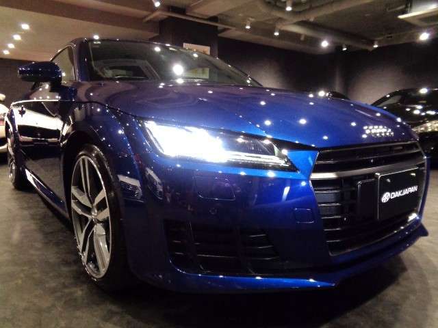 オークジャパンでは、熟練マイスターによる各種ガラスコーティングをご用意しております。汚れがちなアルミホイルまでしっかりコーティング。詳細はお問い合わせくださいませ。