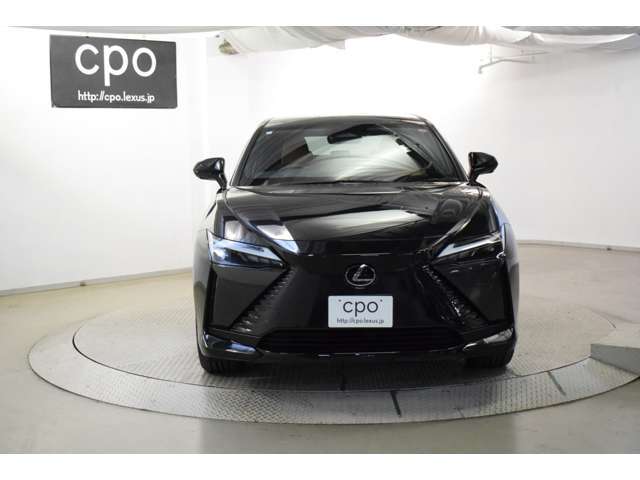 こちらのお車は、CPO（Certified Pre-Owned＝認定中古車）となります。厳しいレクサス基準をクリアした認定中古車をさします。