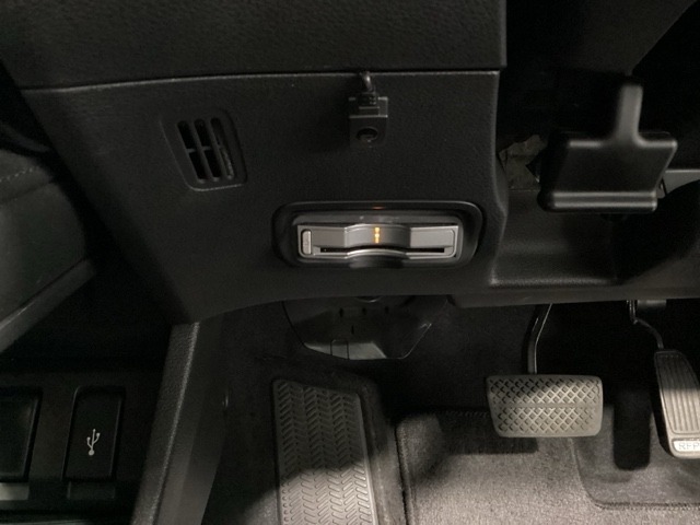 ETC付いてます。ETCが使用可能な道路通行料はキャッシュレスでスマートに走行できます。再セットアップして納車致します。