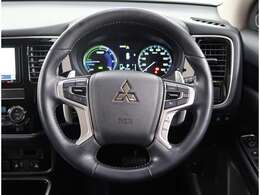 本革巻ステアリングホイール　ハンドルヒーター装備