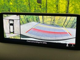 【360°ビューモニター】専用のカメラにより、上から見下ろしたような視点で360度クルマの周囲を確認することができます☆死角部分も確認しやすく、狭い場所での切り返しや駐車もスムーズに行えます。