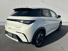 ボディカラーはサンドホワイト