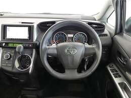 見通しのよいすっきりとした視界で、誰でも運転しやすいです。運転のしやすさは疲れにくさにも繋がりますよ♪