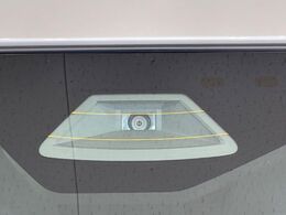 【スズキ　セーフティサポート】走行中に前方の車両等を認識し、衝突しそうな時は警報とブレーキで衝突回避と被害軽減をアシスト。より安全にドライブをお楽しみいただけます。