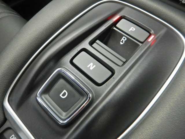 ☆自社のサービス工場（認証工場）も併設しておりますのでメンテナンスから車検までOK！損害保険資格を持つスタッフによるアドバイスもご利用下さい！