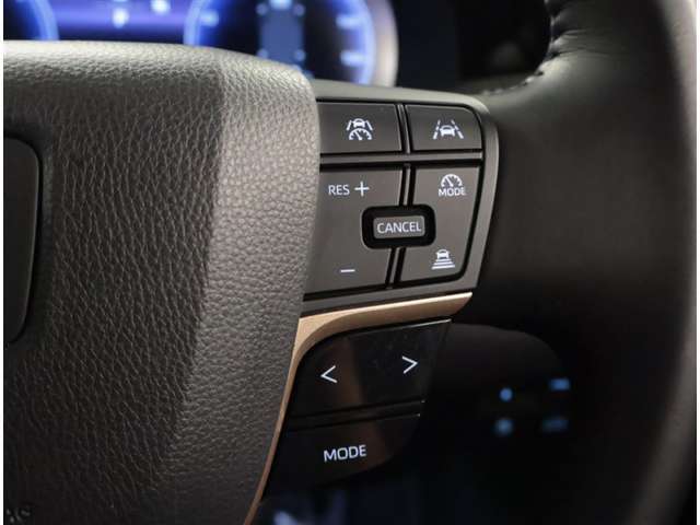 ハンドルSWでクルーズコントロールも操作できます