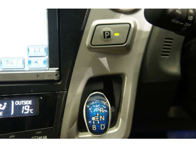 中古車は、ご購入後が勝負となってくると考えております！購入価格ももちろん、ご購入後も極力費用を抑えて頂けるように、納車前の点検整備は、全車実施してからのお渡しとなっております！