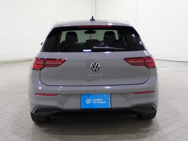 高強度ボディ×衝撃吸収構造で、万が一にも備えた安心設計。Volkswagenならではの安全性能です。