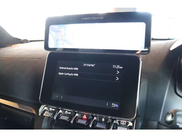 AppleCarPlayにAndroidAuto対応モニター