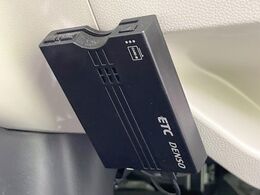 【ETC】高速道路の料金所をストレスなく通過！話題のスポットやサービスエリアに多い「スマートIC」利用時は必須のアイテムです。当店でセットアップを実施、ご納車当日からすぐにご利用いただけます！
